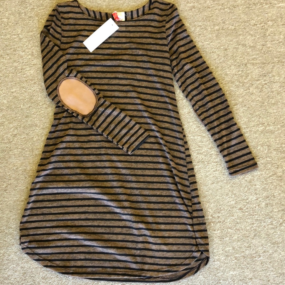 Top. J Mode. Size small